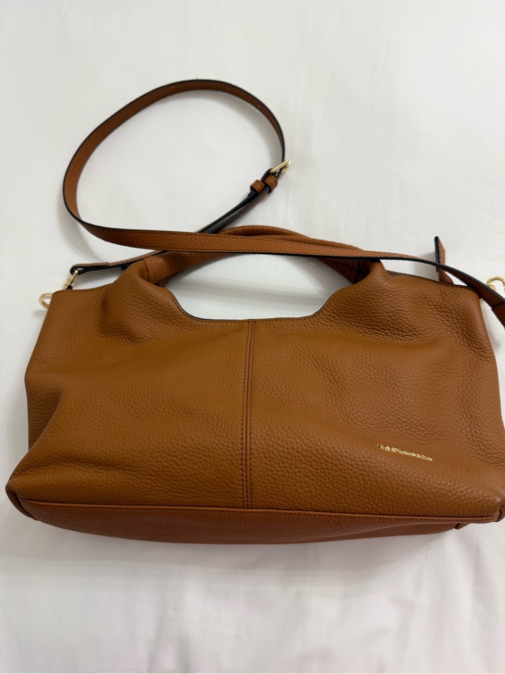 BOSTONIAN Tobacco Brown Leather Cross-Body Purse.